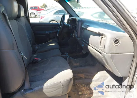 2001 Chevrolet Silverado 1500 из США, поврежденный, VIN 2GCEC19W211401694